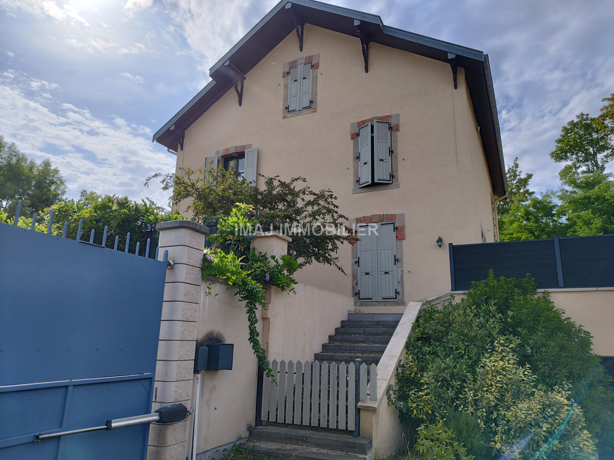 MAISON DE CHARME - 211 m2 - NOMEXY